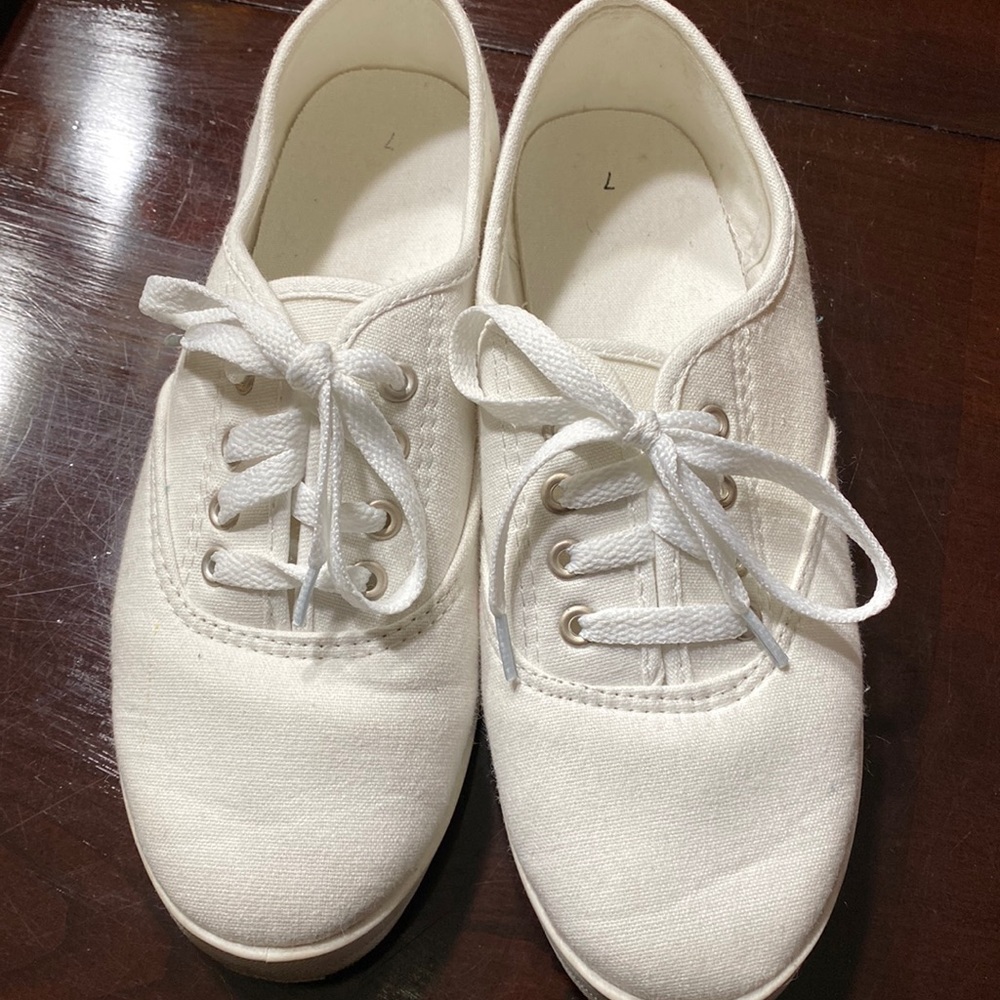 Unbranded White Shoe for Women